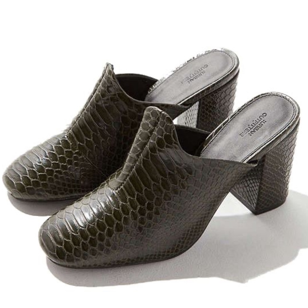 Urban Outfitter green US 9 heels